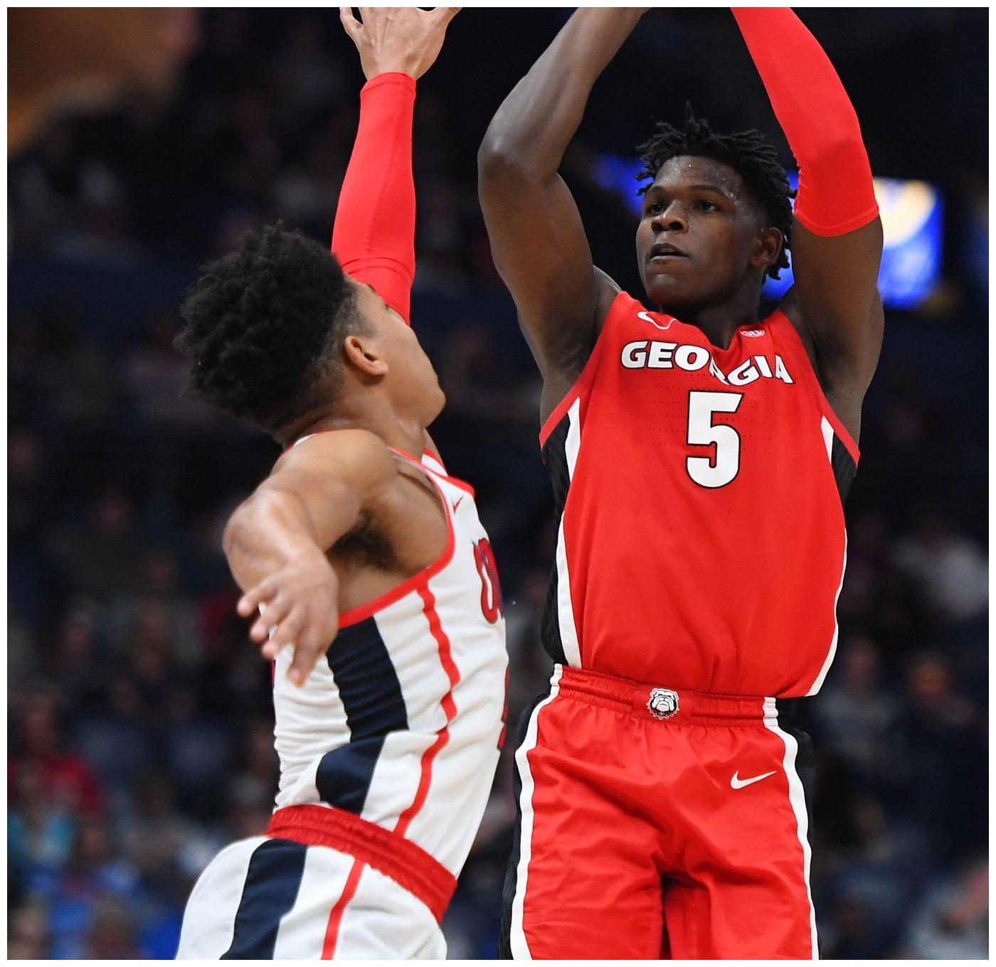 葡超赛程吃紧；上海久事今晚造点机会；话题不断；球探报告显示潜力的简单介绍